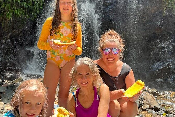 chocolate-experience-waterfall-and-cultural-lunch-in-local-home