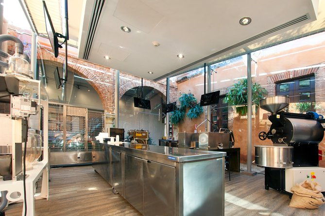 chocolate-making-experience-colonial-zone-walking-tour