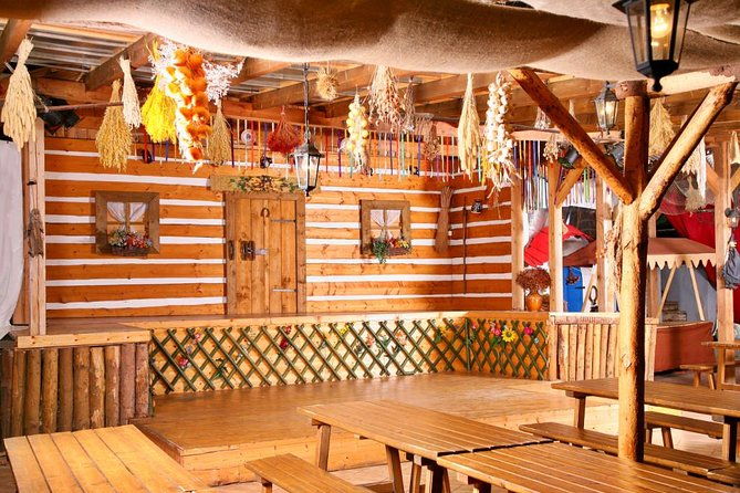 czech-folklore-show-with-dinner-and-private-transfer
