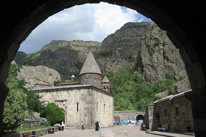 day-trip-to-garni-and-geghard
