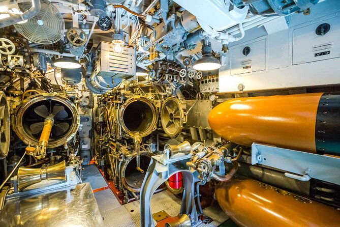 deluxe-arizona-memorial-bowfin-submarine-and-honolulu-city-tour