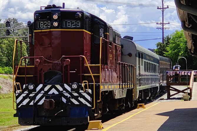 derailed-trolley-tour-and-train-ride-in-chattanooga