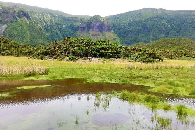 descent-to-caldeira-do-faial-the-perfect-adventure