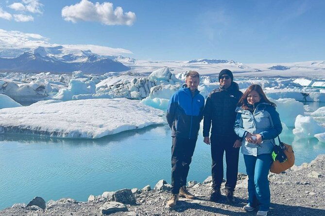 diamond-beach-jokulsarlon-floating-glacier-guided-day-tour