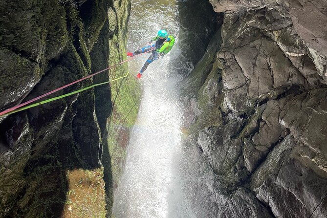 discover-canyoning-in-dollar-glen-2
