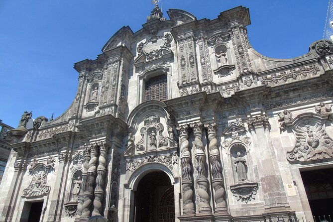 discover-quito-city-tour-middle-of-the-world
