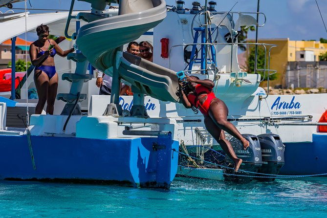 dolphin-catamaran-snorkel-and-sail-with-open-bar