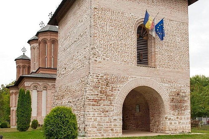 draculas-tomb-and-mogosoaia-palace-private-tour-from-bucharest