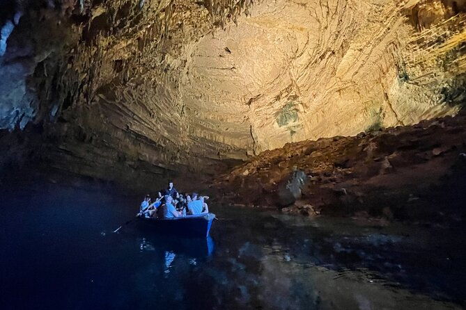 dream-tour-melissani-lake-drogarati-cave-myrtos-viewpoint