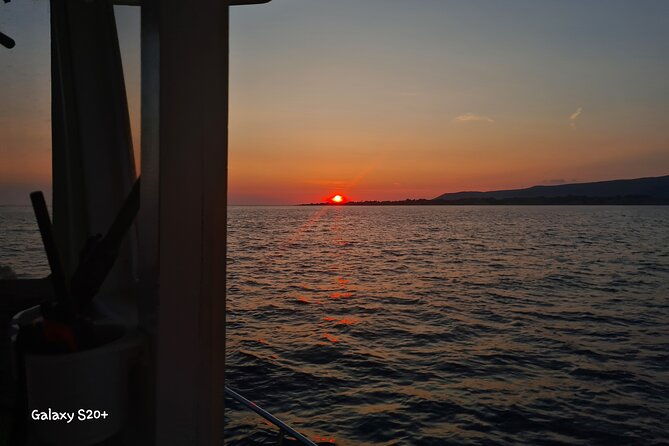 dreamy-cruise-sunset-tour-with-dinner-and-unlimited-wine