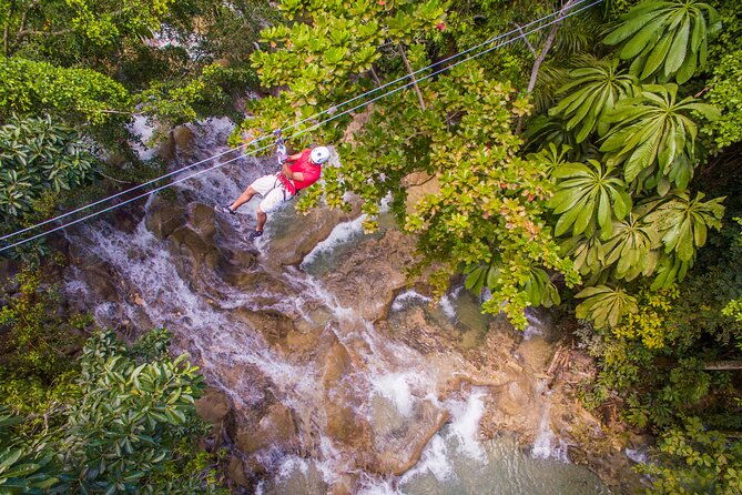 dunns-river-climb-and-zipline-over-the-falls