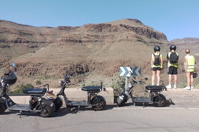 e-scooter-or-e-bike-maspalomas-tourvisit-western-town-sioux-city