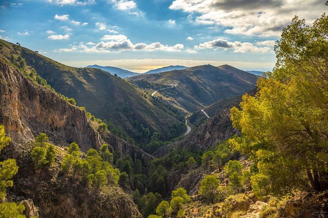 el-saltillo-gorge-and-white-village-hiking-tour-from-malaga