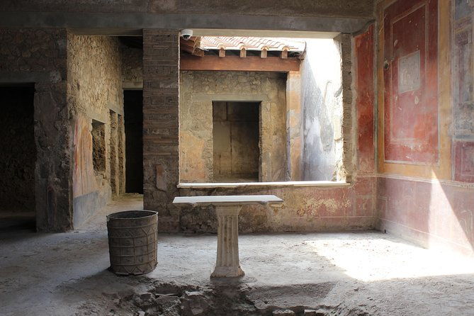 excavations-of-pompeii-tourist-guide-and-skip-the-line-ticket
