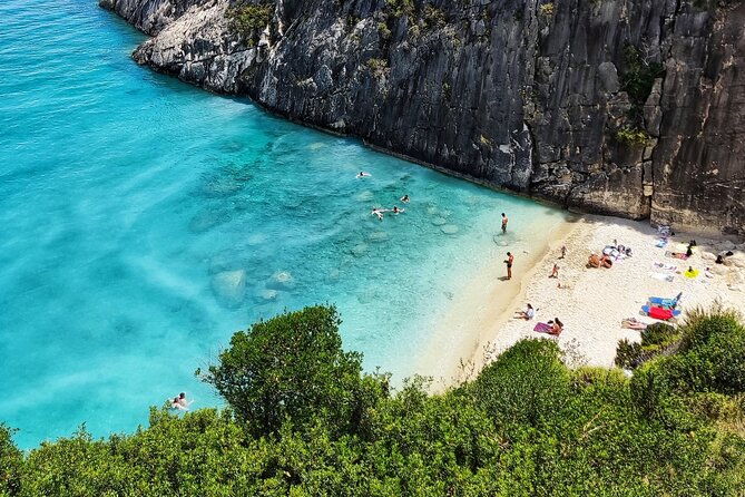 exclusive-shipwreck-blue-caves-tour-up-to-10-guests