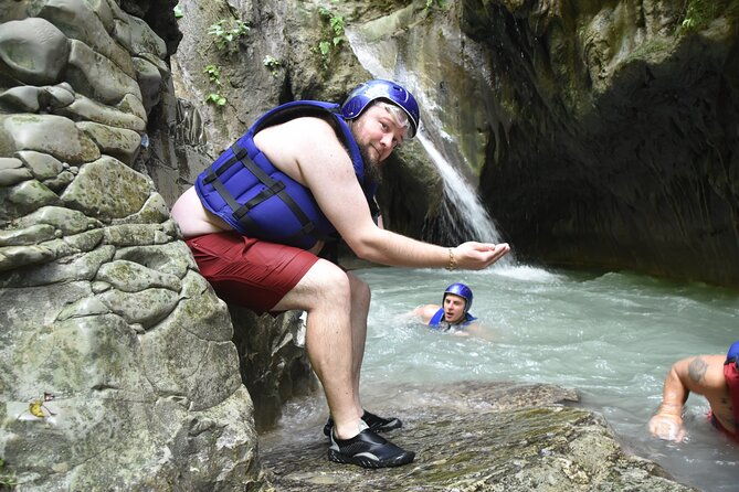excursion-in-damajaguas-7-waterfalls