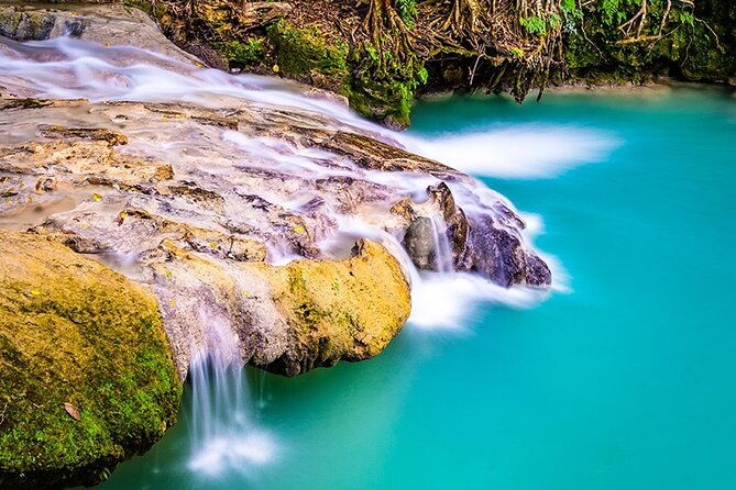 exotic-blue-hole-and-native-tour