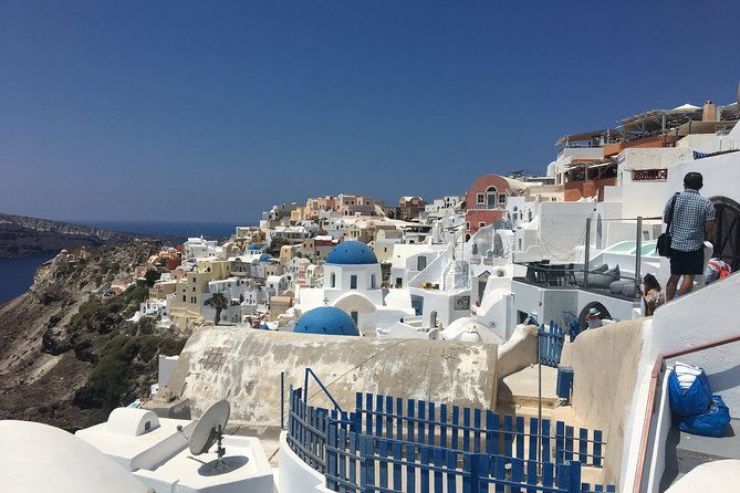 explore-akrotiri-and-oia-private-tour