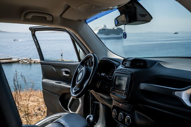 explore-mykonos-with-local-guide-and-jeep-renegade-private-tour