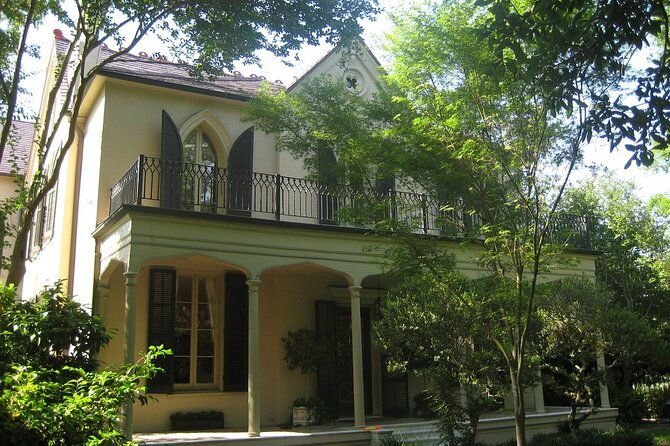 explore-new-orleans-garden-district-private-2-hour-walking-tour