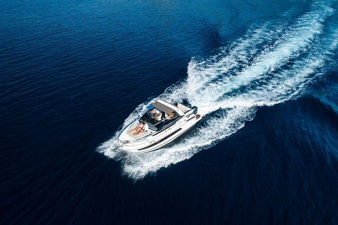 explore-the-caves-and-hidden-bays-with-underwater-scooter