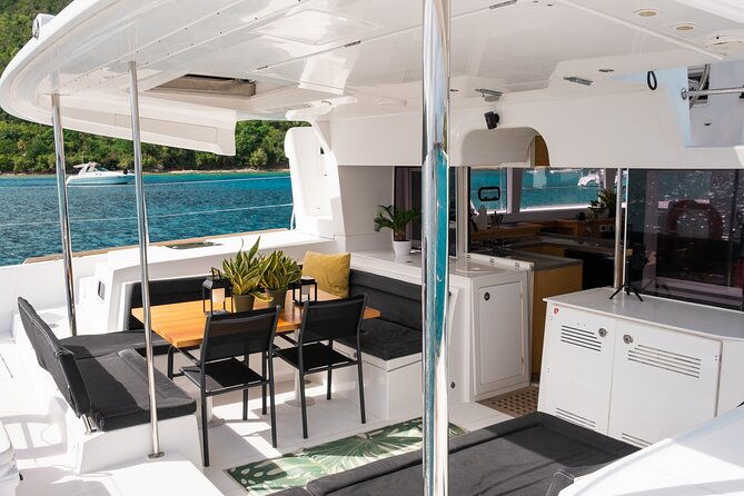 explore-the-seas-with-our-premier-sailing-charter-boat