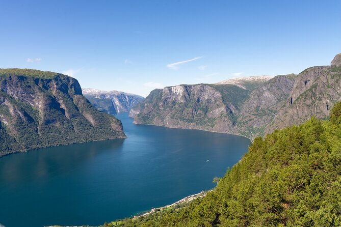 flam-the-spectacular-stegastein-viewpoint-tour-small-group-2