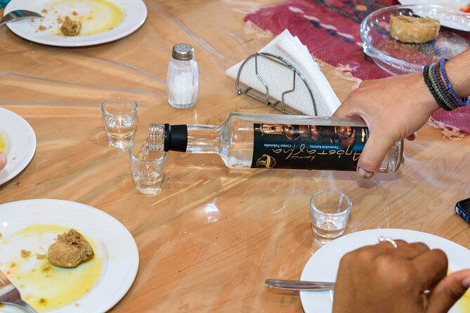 food-tasting-tour-of-chania-villages-2