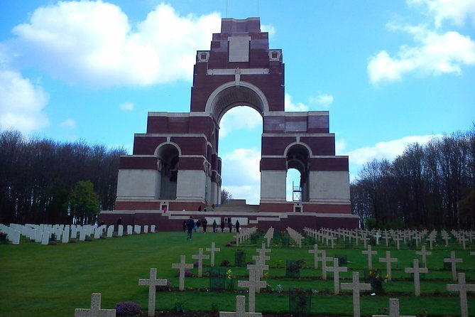 full-day-canadian-ww1-vimy-and-somme-battlefield-tour-from-arras