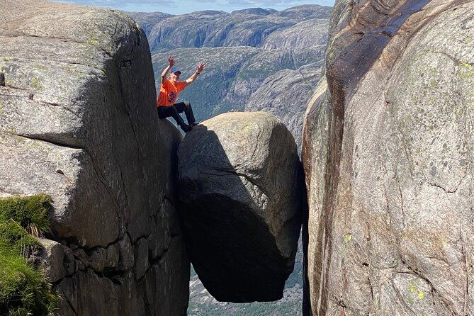 full-day-hiking-adventure-from-bergen-to-trolltunga-2