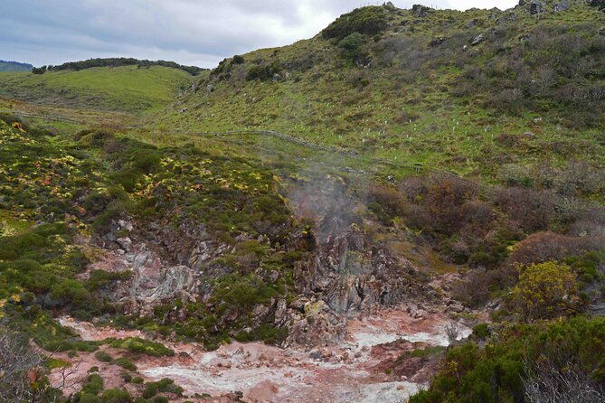 full-day-lagoons-and-volcanoes-tour-in-terceira-island