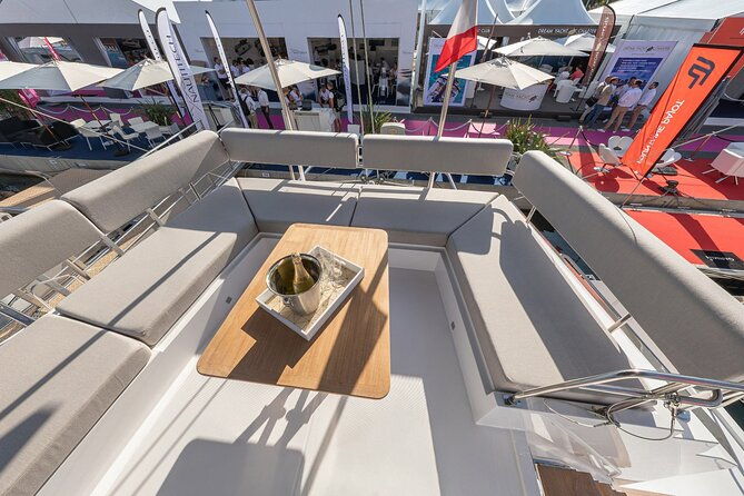 full-day-private-tour-in-santorini-by-luxury-catamaran