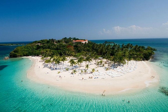 full-day-samana-whales-from-punta-cana-with-waterfall-bacardi-island-lunch