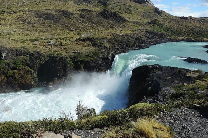full-day-torres-del-paine-from-punta-arenas-private-tours