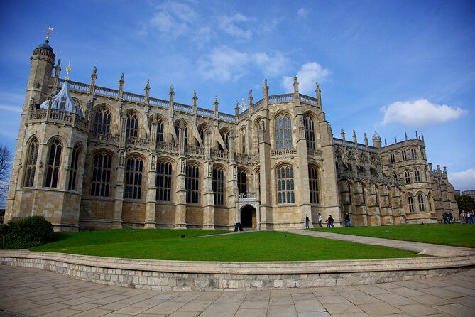 full-day-tour-stonehenge-and-windsor