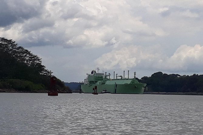 gatun-lake-and-rain-forest-tour