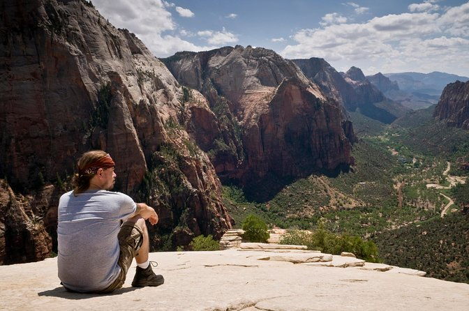 grand-canyon-monument-valley-and-zion-winter-3-day-tour-from-las-vegas