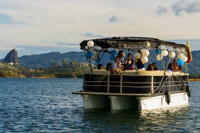 guatape-tour-boat-ride-coffee-tour-best-experience