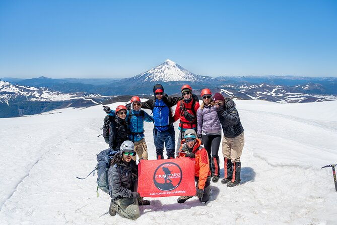 guided-ascent-to-the-quetrupillan-volcano-from-pucon