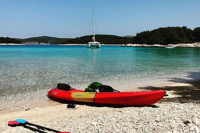 guided-kayaking-tour-to-pakleni-islands-2