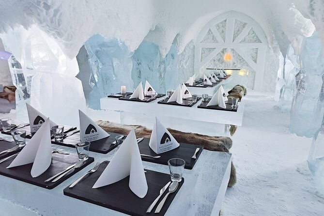 guided-tour-at-arctic-snow-hotel