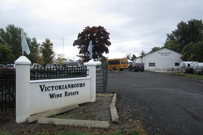 guided-wine-tour-through-the-niagara-wine-trail-2