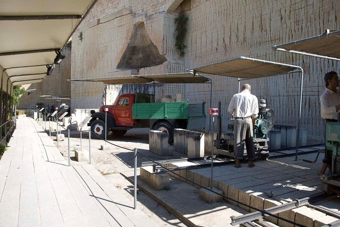 hagar-qim-temple-unesco-limestone-heritage-marsaxlokk-market-guided-tour