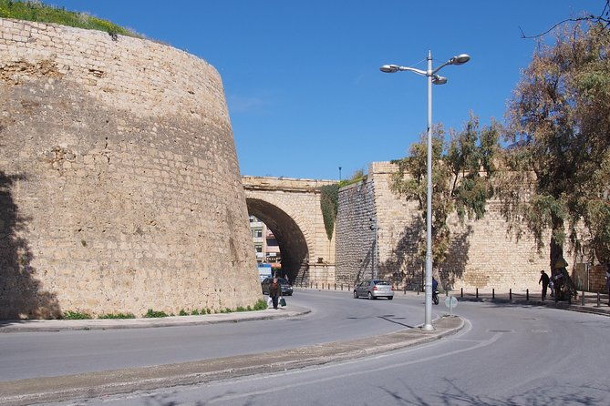 half-day-private-tour-to-knossos-palace-skip-the-line-panoramic-city-tour