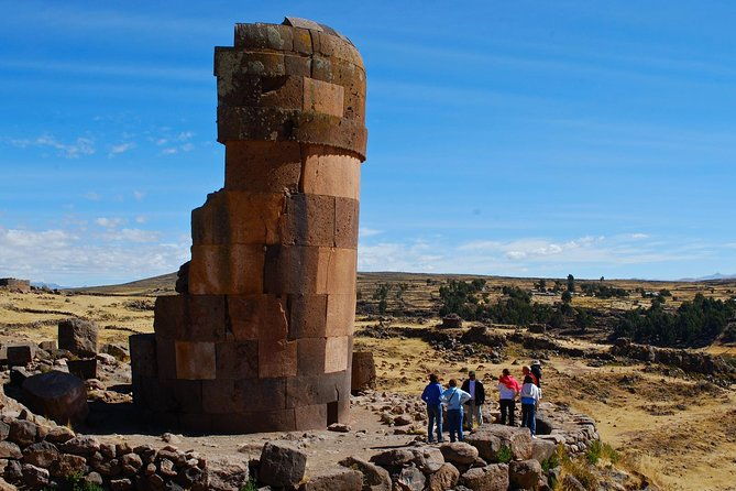 half-day-tombs-chullpas-of-sillustani-from-puno