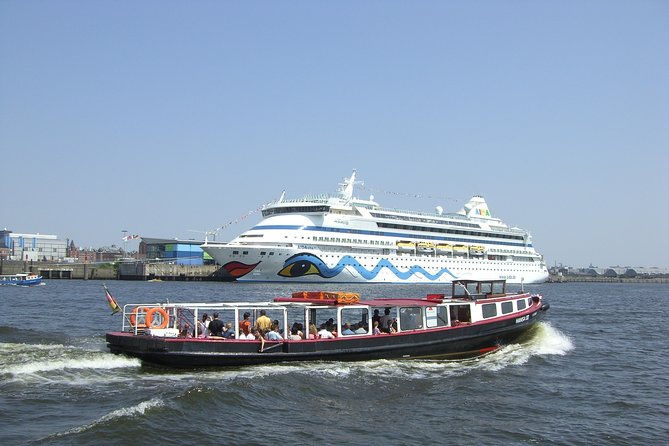hamburg-harbor-tour-with-a-barge