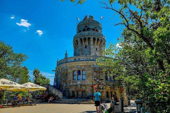 hiking-chairlift-ride-viewpoints-in-budapest