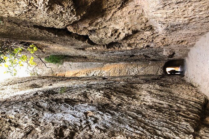 hiking-tour-of-the-roman-aqueduct-of-pena-cortada-and-water-route-2