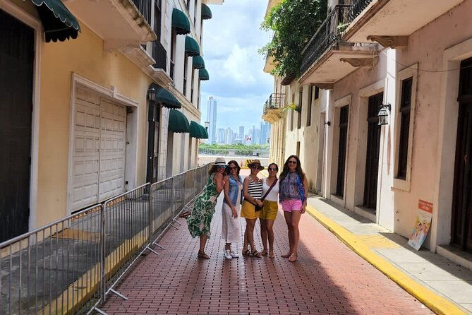 historical-private-tour-in-the-city-and-panama-canal-with-pickup