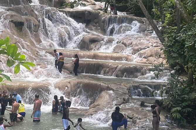 horseback-riding-and-swimming-in-dunns-river-falls
